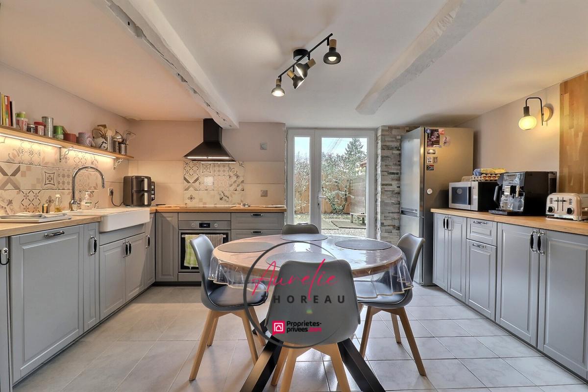 COURCY-AUX-LOGES Maison de plain pied sur terrain clos 9