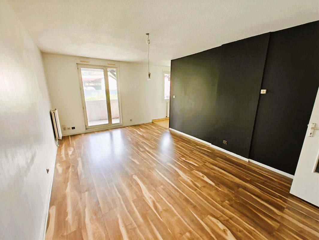 GIERES Appartement : 3 ou 4 chambres T5 à Gières (38) garage possible. Colocation, grande famille 10