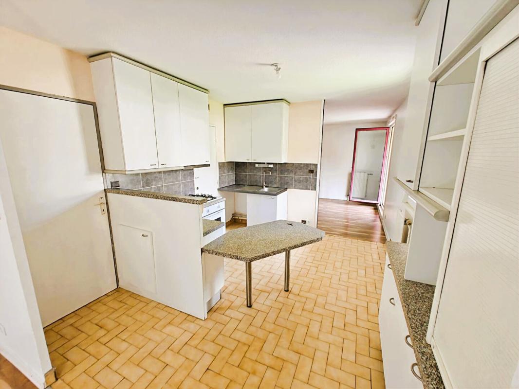 GIERES Appartement : 3 ou 4 chambres T5 à Gières (38) garage possible. Colocation, grande famille 2