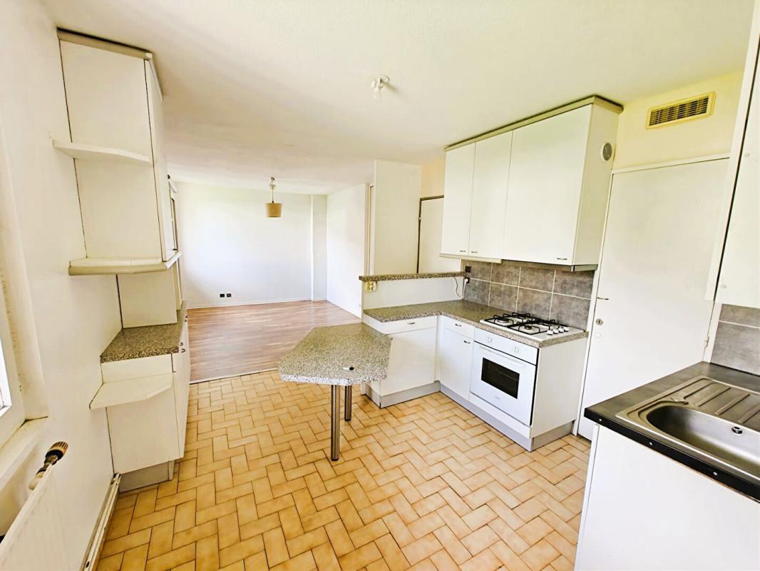 GIERES Appartement : 3 ou 4 chambres T5 à Gières (38) garage possible. Colocation, grande famille 3