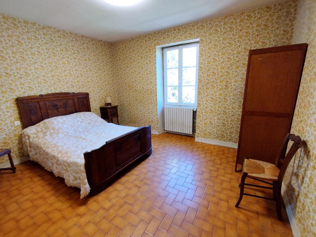 SAINTE-ORSE Maison de Bourg sur un terrain clos de 2365m² 8