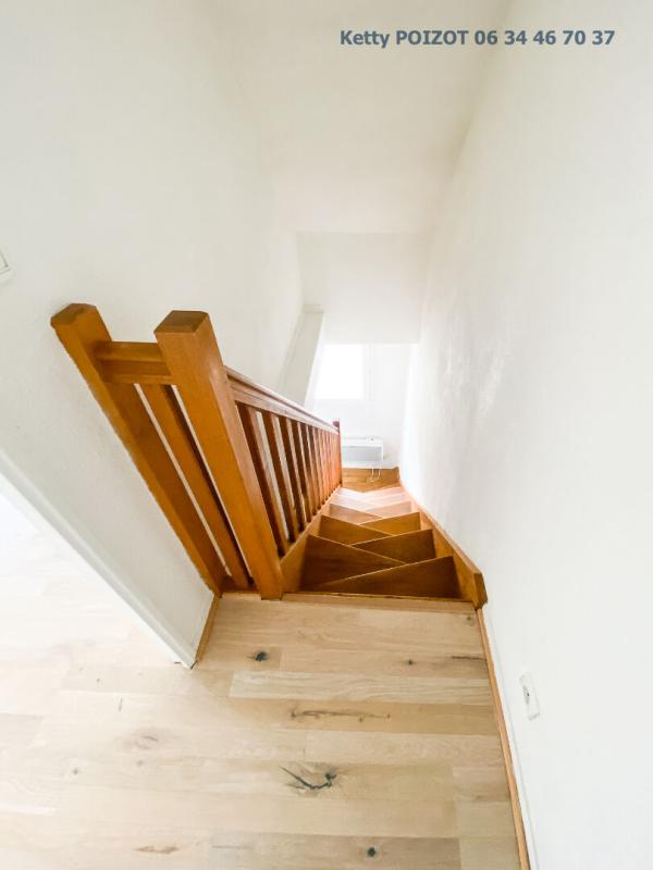 NANTES Nouveau - Appartement T2 duplex au 3 étage d'une copropriété calme, situé à deux pas du pont de la Tortière (44390) 5