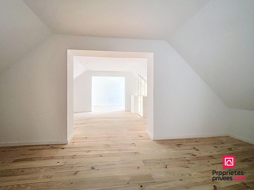 COURGAINS Maison de ville à Courgains 8 pièces 220 m2 12