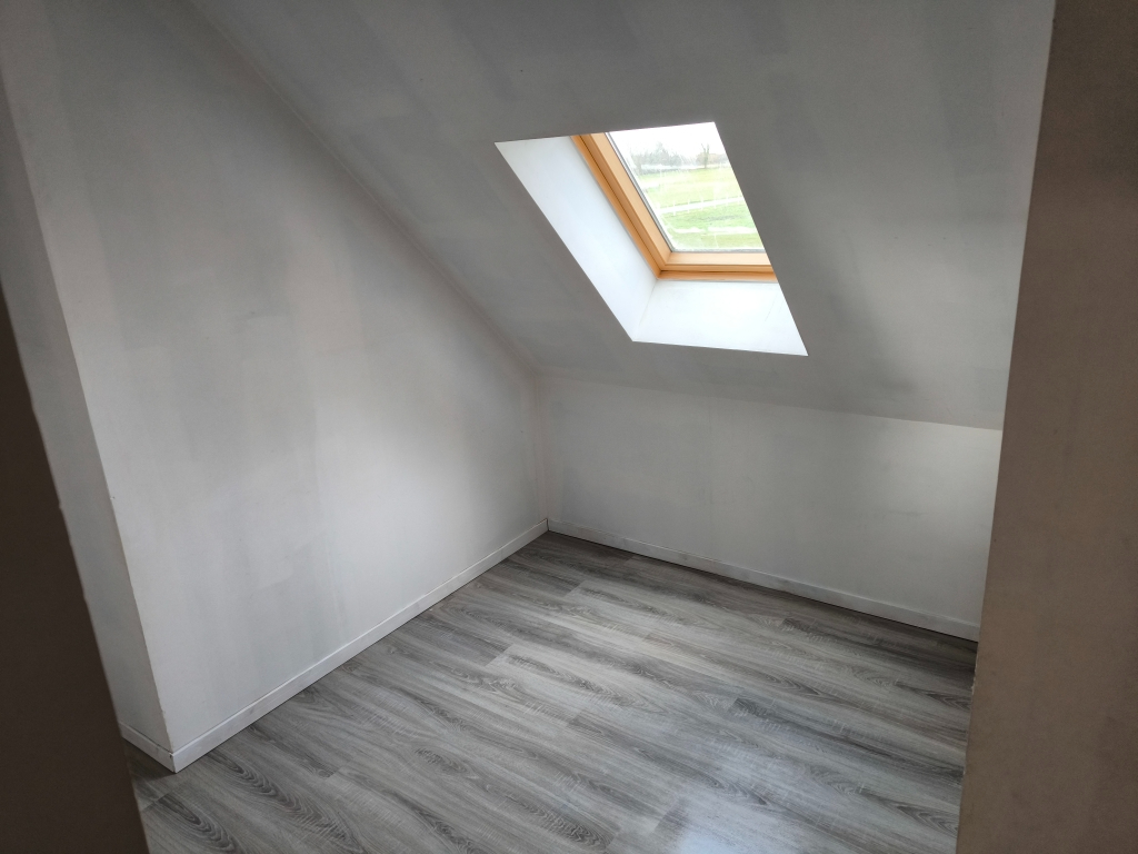 ROUGEMONTIERS Maison  6 pièce(s) 98 m2 5