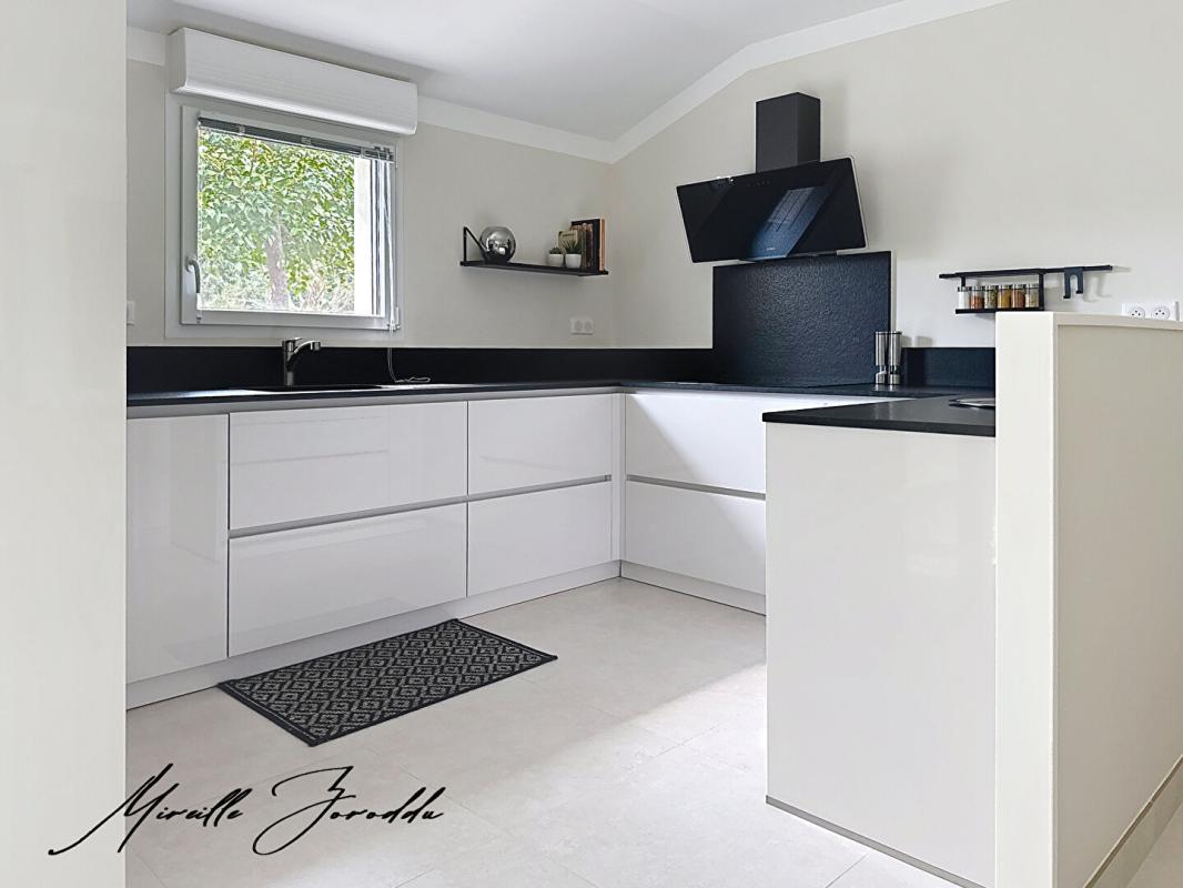 JONQUIERES-SAINT-VINCENT JONQUIERES SAINT VINCENT Villa 3 pièces107 m² avec véranda et parking 6