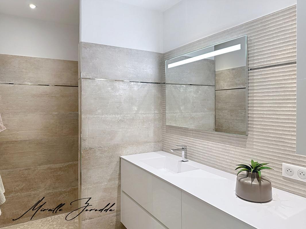 JONQUIERES-SAINT-VINCENT JONQUIERES SAINT VINCENT Villa 3 pièces107 m² avec véranda et parking 9