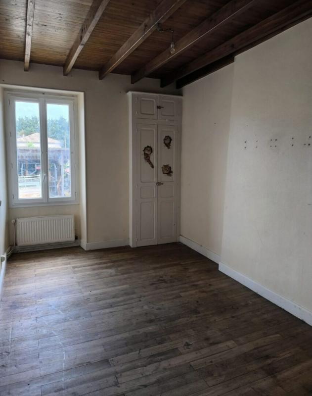 HANC Maison de village  5 pièces avec dépendances et grand terrain  Valdelaume (79) 11