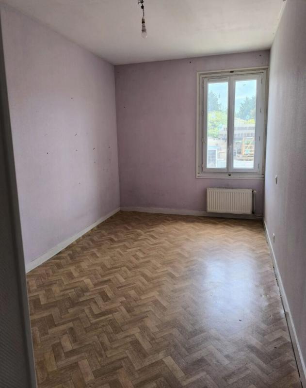 HANC Maison de village  5 pièces avec dépendances et grand terrain  Valdelaume (79) 9