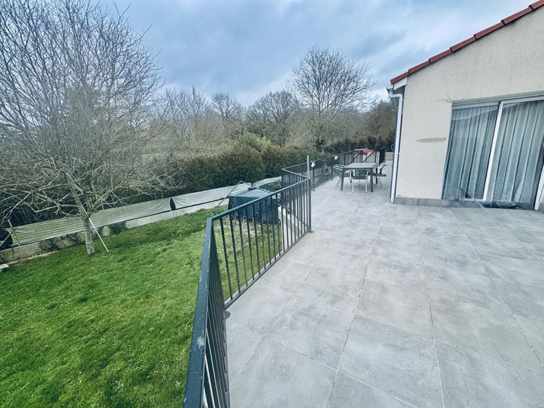 MORTAGNE-SUR-SEVRE Belle Maison de Plain-Pied 8 Pièces sur Mortagne-sur-Sèvre 14