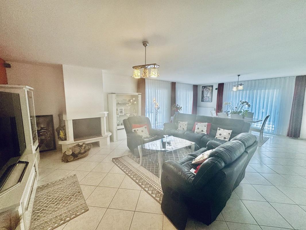 MORTAGNE-SUR-SEVRE Belle Maison de Plain-Pied 8 Pièces sur Mortagne-sur-Sèvre 4