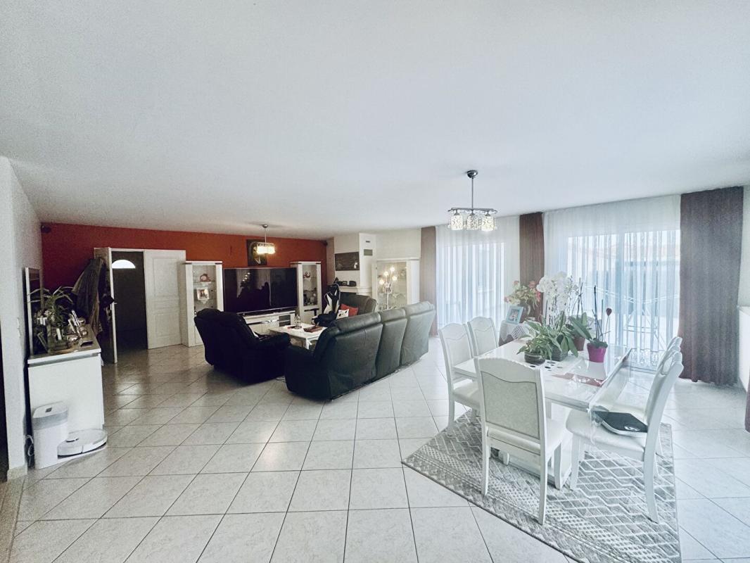 MORTAGNE-SUR-SEVRE Belle Maison de Plain-Pied 8 Pièces sur Mortagne-sur-Sèvre 5