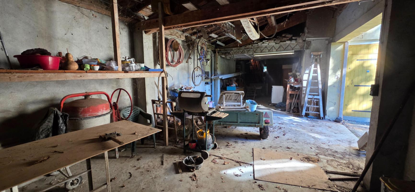 LALEVADE-D'ARDECHE Maison de 163 m2 avec appartement indépendant et Entrepôt de 90 m² 15