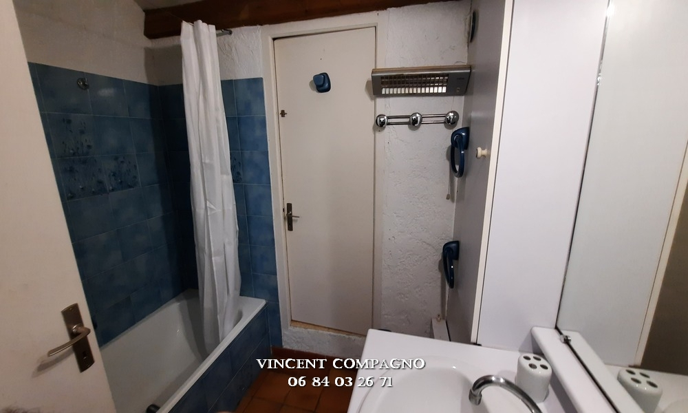 ESPARRON-DE-VERDON Villa en Provence au bord du Lac d'Esparron de Verdon 16