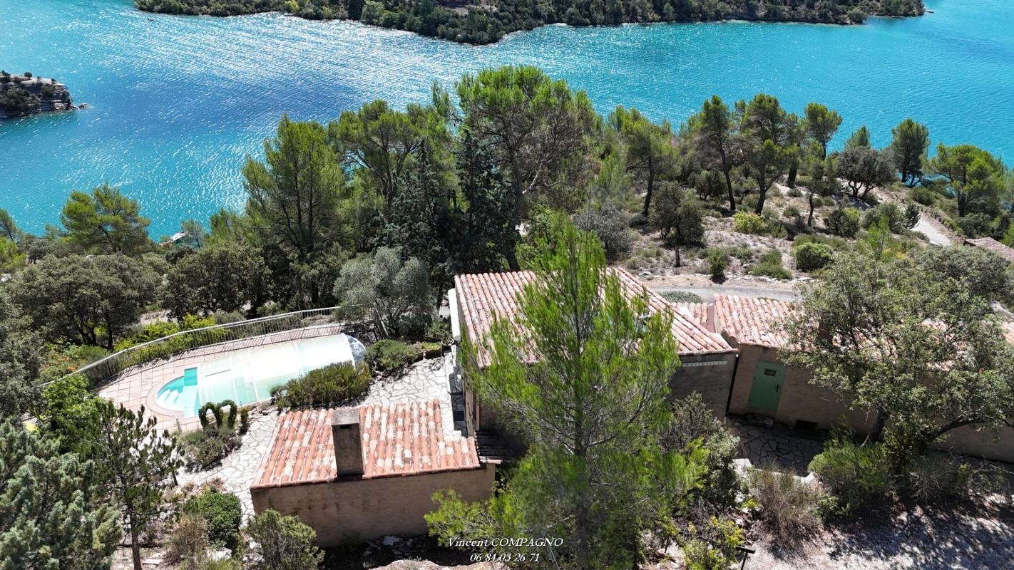 ESPARRON-DE-VERDON Villa en Provence au bord du Lac d'Esparron de Verdon 3