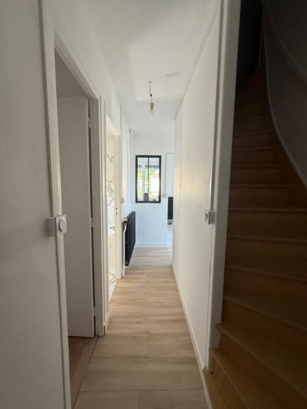 BOIS-GUILLAUME Maison 5 pièce(s) 94 m2 entièrement rénovée à Bois-Guillaume - 365 000  DPE D 10