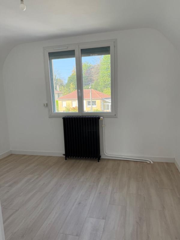 BOIS-GUILLAUME Maison 5 pièce(s) 94 m2 entièrement rénovée à Bois-Guillaume - 365 000  DPE D 12