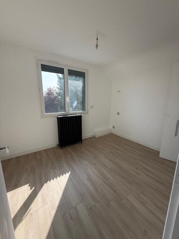 BOIS-GUILLAUME Maison 5 pièce(s) 94 m2 entièrement rénovée à Bois-Guillaume - 365 000  DPE D 16