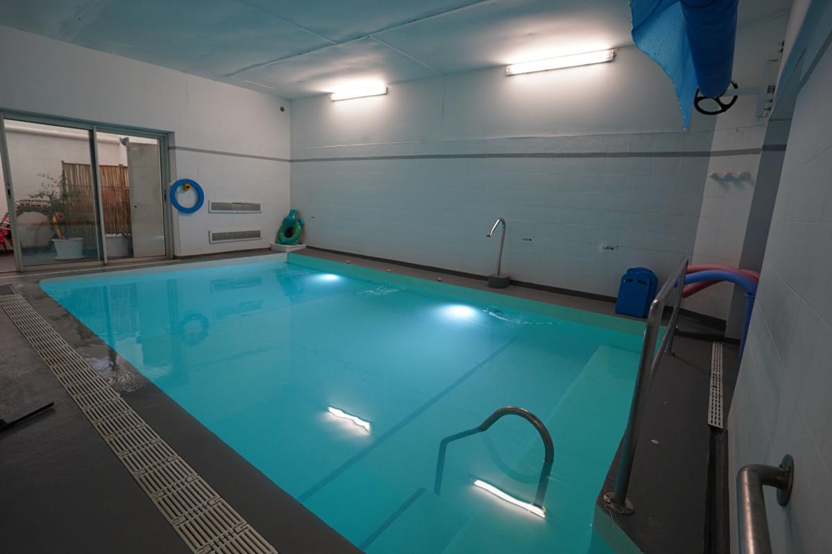 LEZIGNAN-CORBIERES LEZIGNAN CORBIERES - LOCAL COMMERCIAL, PISCINE SPA   piscine professionnelle équipée 1