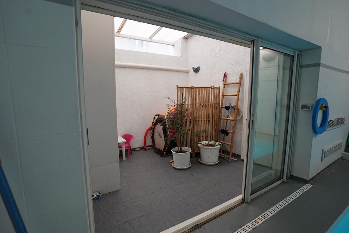 LEZIGNAN-CORBIERES LEZIGNAN CORBIERES - LOCAL COMMERCIAL, PISCINE SPA   piscine professionnelle équipée 2