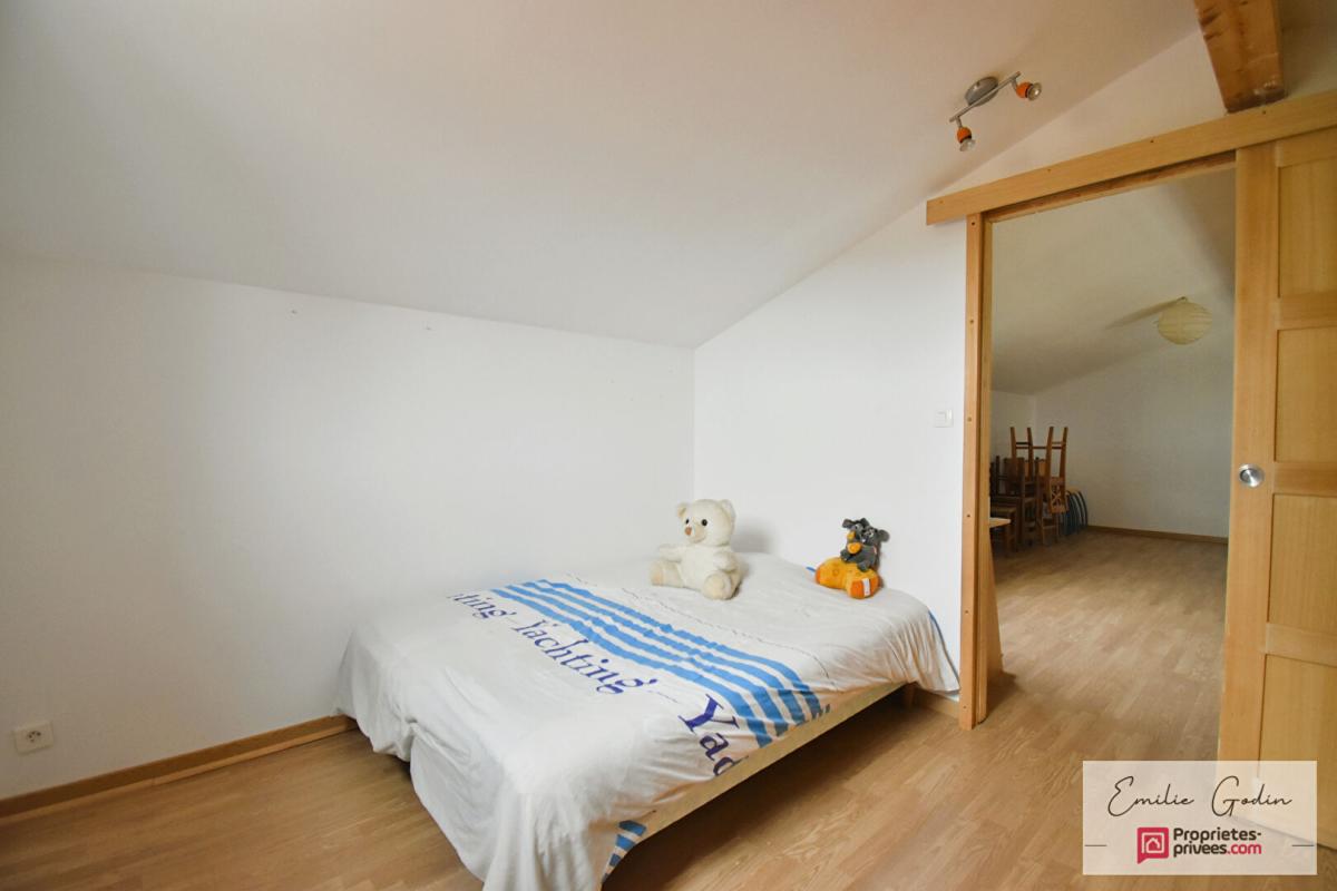 NUEIL-LES-AUBIERS Maison d'architecte Nueil Les Aubiers 6 pièce(s) 135 m2 12