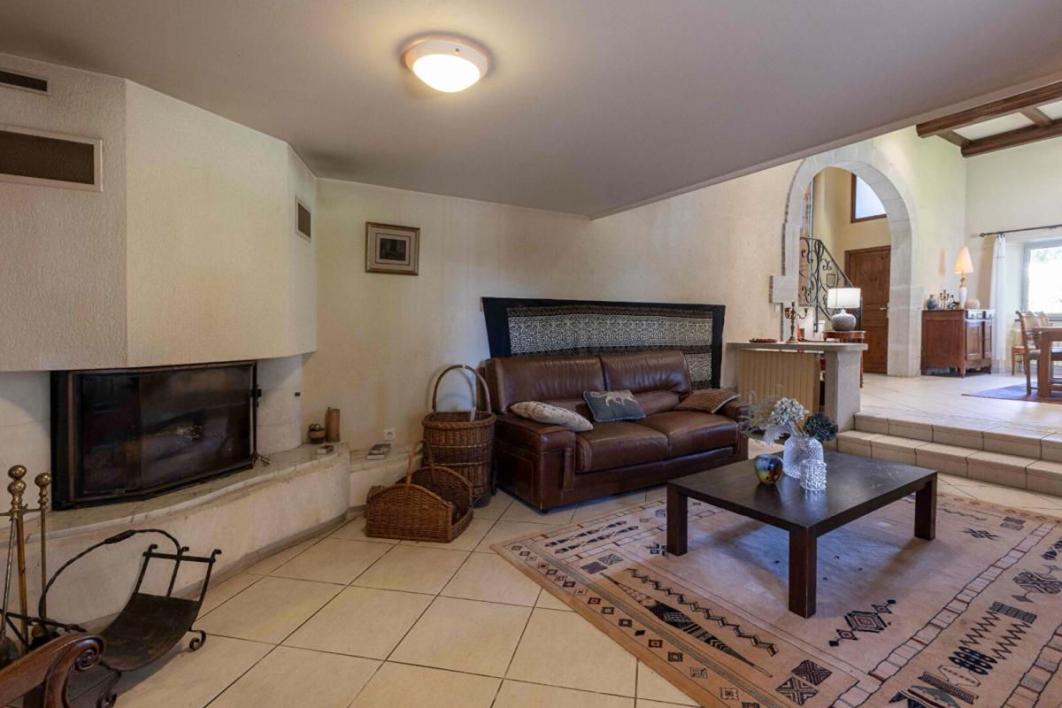 LE FIED LE FIED (39) - Propriété 10 pièce(s) - 413 m2 + 187m² de dépendances à aménager 10