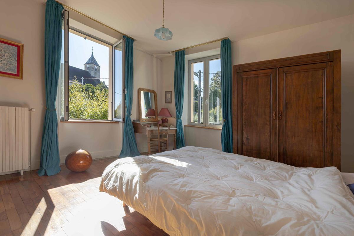 LE FIED LE FIED (39) - Propriété 10 pièce(s) - 413 m2 + 187m² de dépendances à aménager 13