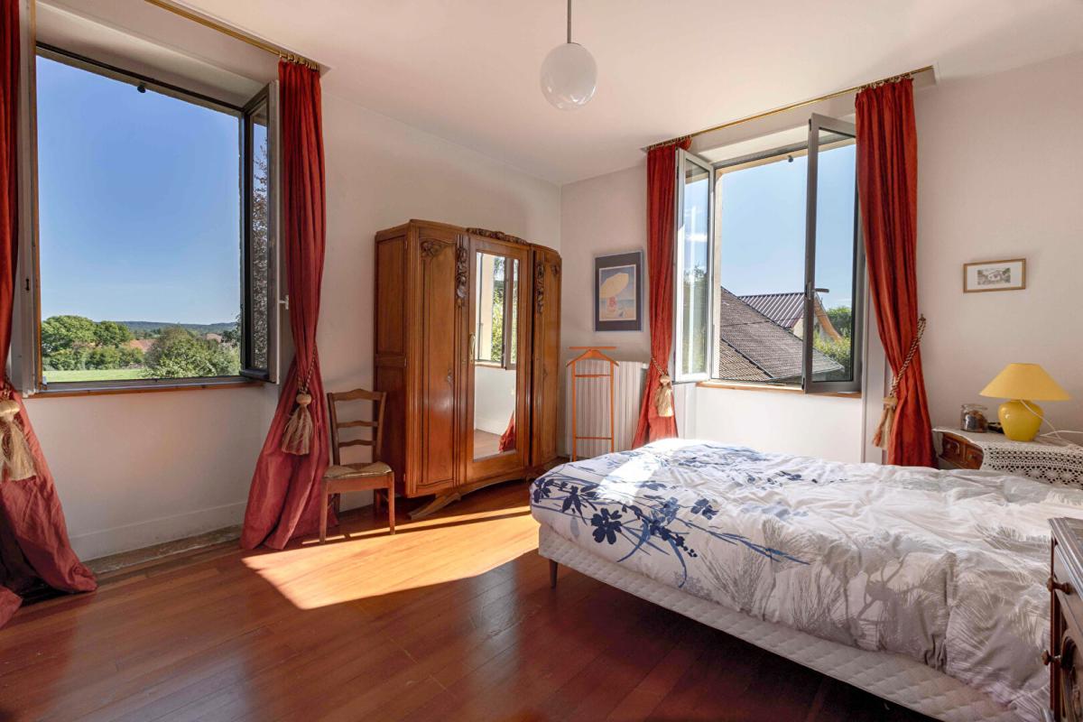 LE FIED LE FIED (39) - Propriété 10 pièce(s) - 413 m2 + 187m² de dépendances à aménager 14