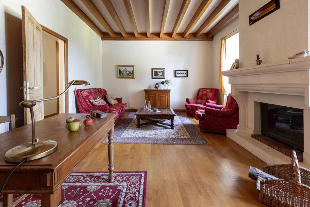 LE FIED LE FIED (39) - Propriété 10 pièce(s) - 413 m2 + 187m² de dépendances à aménager 15