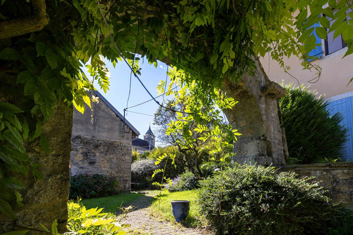 LE FIED LE FIED (39) - Propriété 10 pièce(s) - 413 m2 + 187m² de dépendances à aménager 6