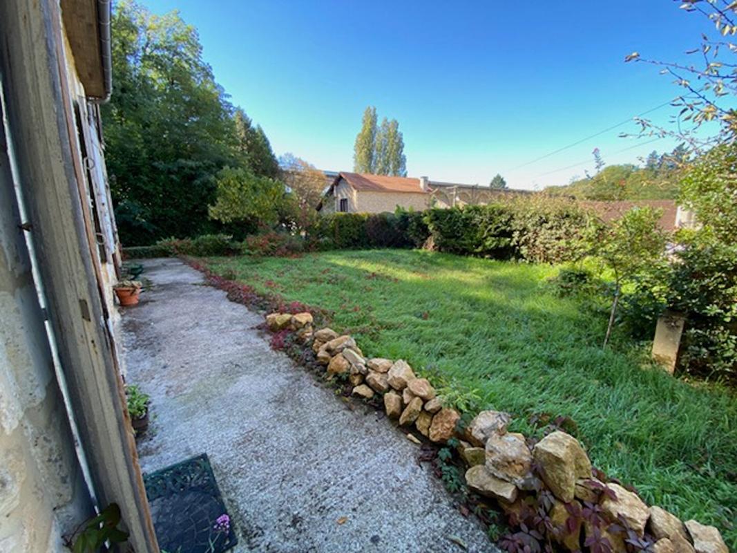 SARLAT-LA-CANEDA Maison de ville en pierre 15