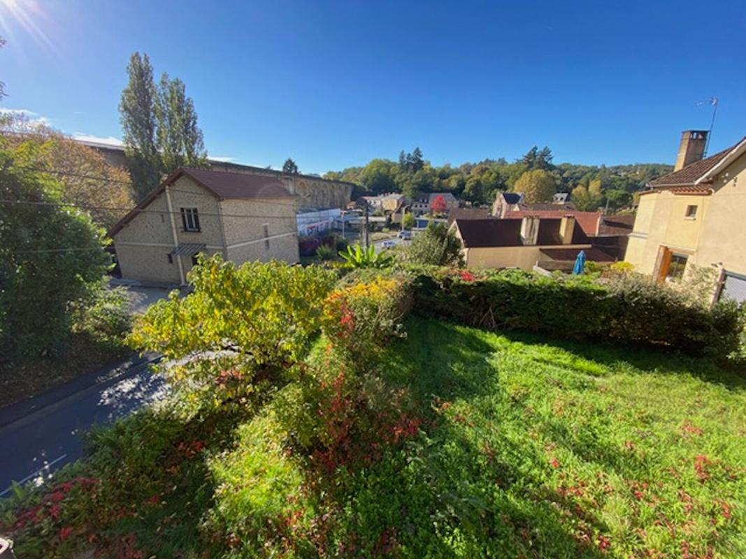 SARLAT-LA-CANEDA Maison de ville en pierre 16