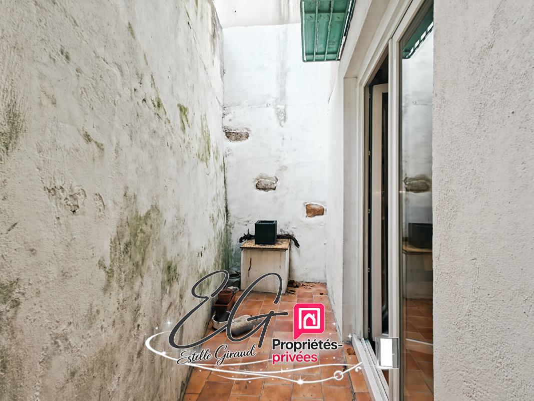 CAUNES-MINERVOIS Maison Caunes Minervois, 2 chambres, cour, terrasse 4