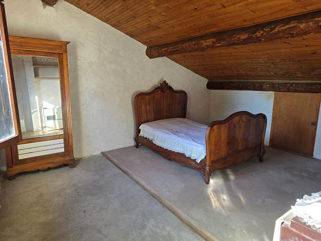 LE MUY Maison d'environ 200 m² - Gros potentiel investisseurs ou grande famille 10