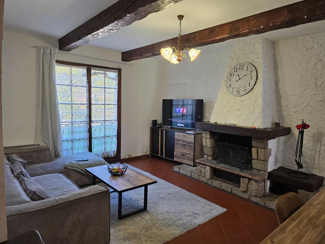 LE MUY Maison d'environ 200 m² - Gros potentiel investisseurs ou grande famille 15