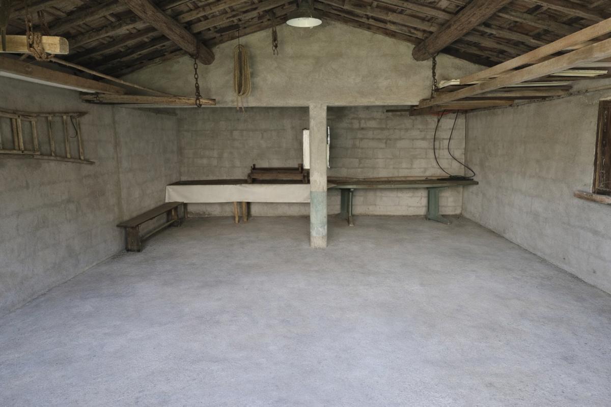 LE MUY Maison d'environ 200 m² - Gros potentiel investisseurs ou grande famille 3