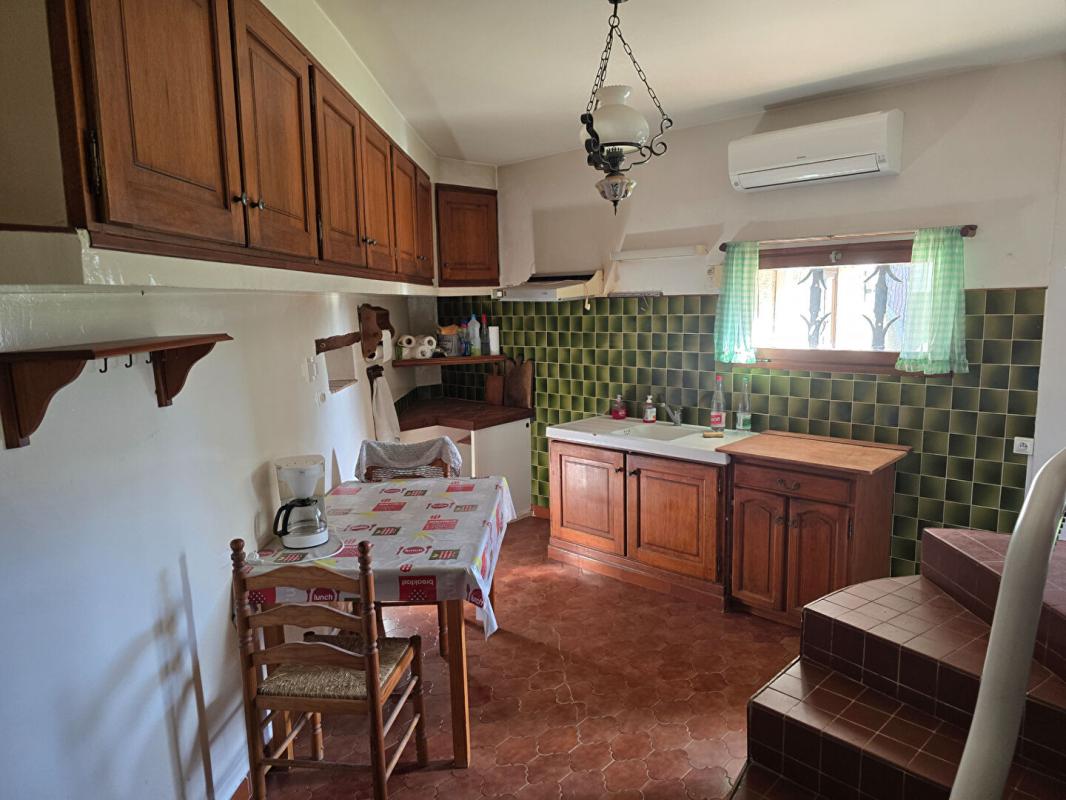 LE MUY Maison d'environ 200 m² - Gros potentiel investisseurs ou grande famille 7