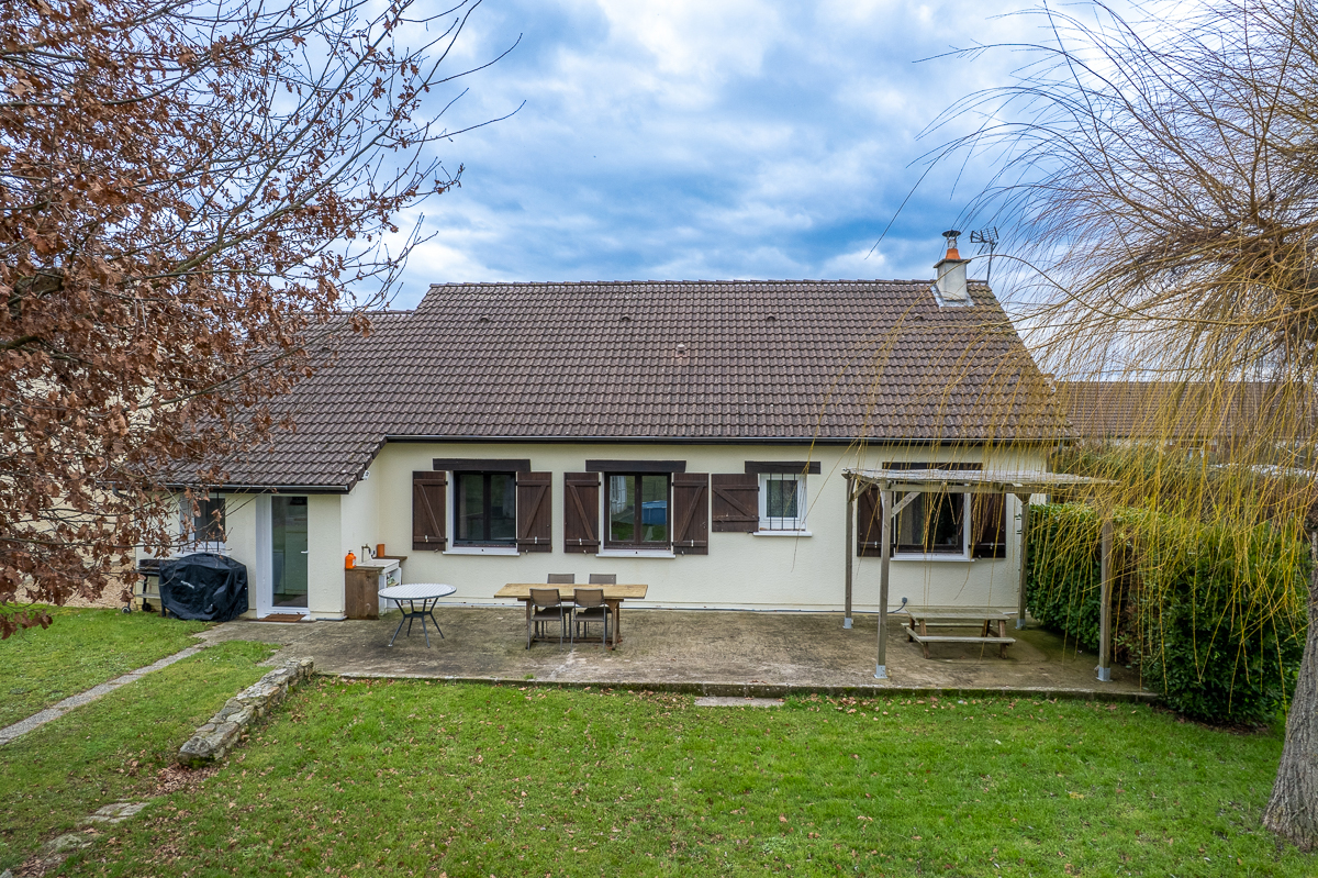 SAINT-GEORGES-SUR-LA-PREE Maison Saint Georges Sur La Pree 5 pièce(s) 135 m2 15