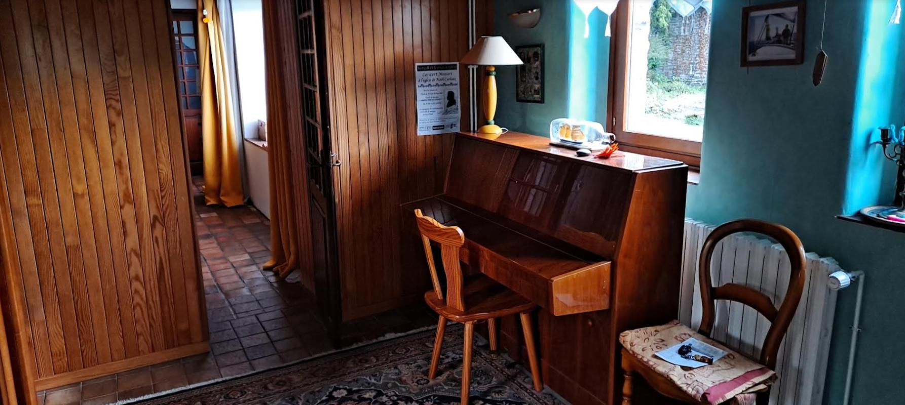 PAULE 22340 Paule longère familiale ou gîte 7 chambres terrain sans vis à vis de 4900 m² 9