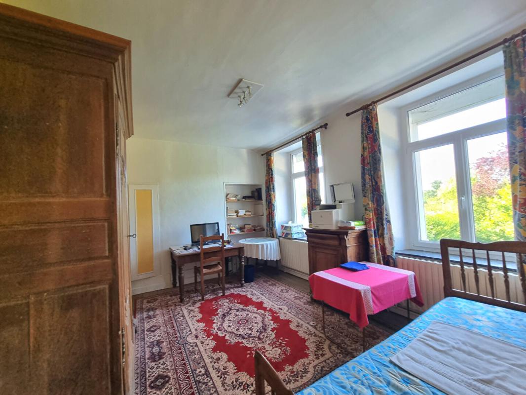 SAINS-DU-NORD Maison Sains Du Nord 10 pièce(s) 310 m2 13