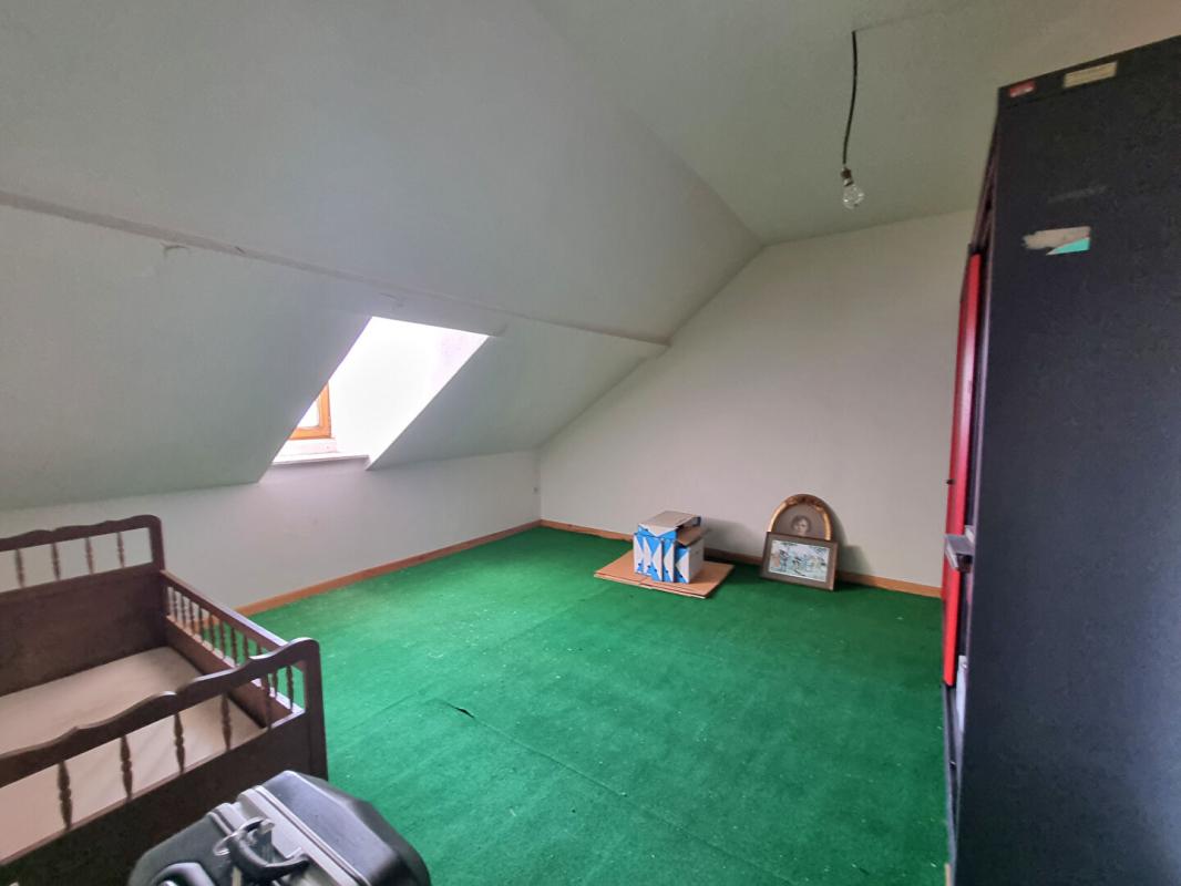 SAINS-DU-NORD Maison Sains Du Nord 10 pièce(s) 310 m2 14