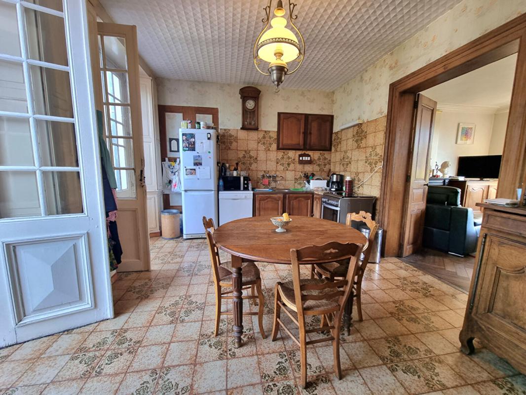 SAINS-DU-NORD Maison Sains Du Nord 10 pièce(s) 310 m2 4