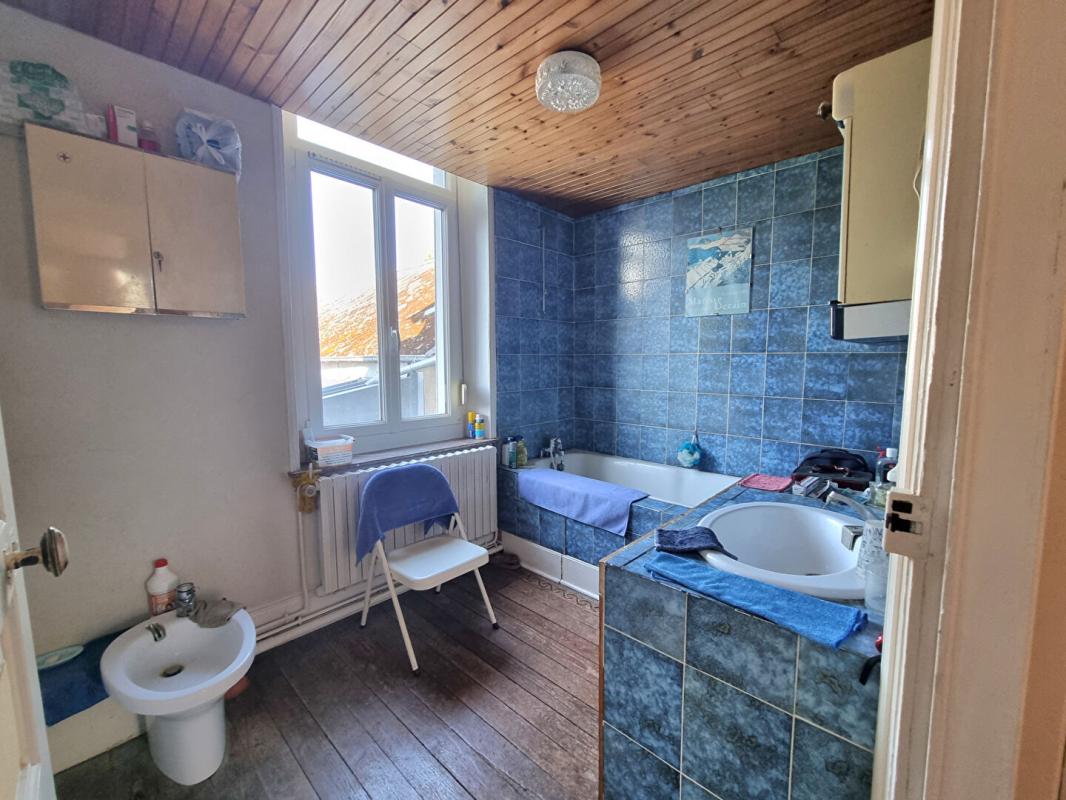 SAINS-DU-NORD Maison Sains Du Nord 10 pièce(s) 310 m2 8