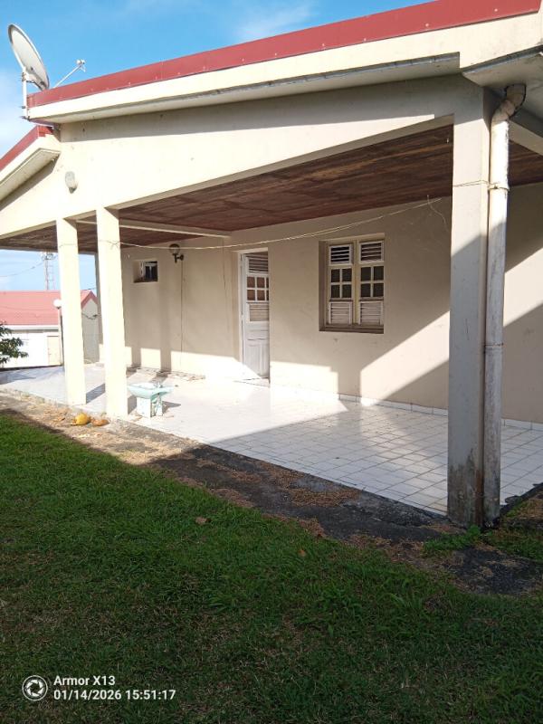 BASSE-POINTE Maison 4 pièce(s) 206 m2 a basse-pointe 1