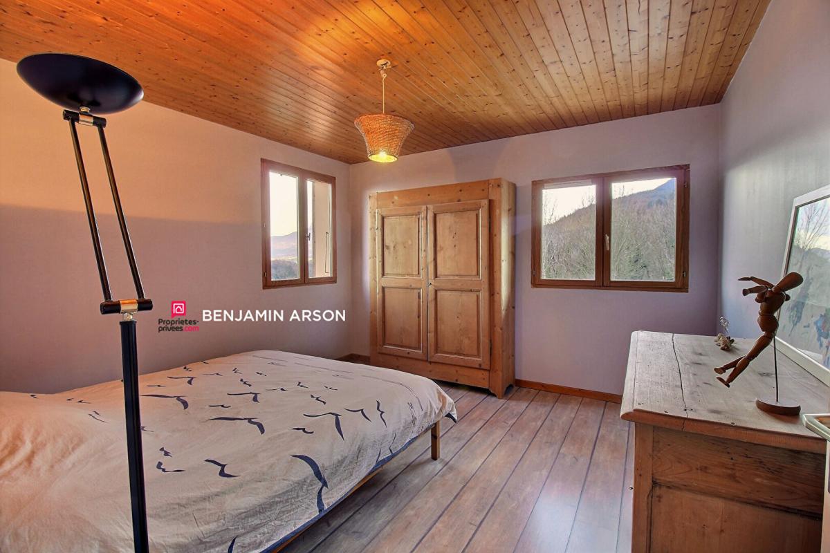 LA MOTTE-SERVOLEX Maison La Motte Servolex 6 pièces 171 m2 6