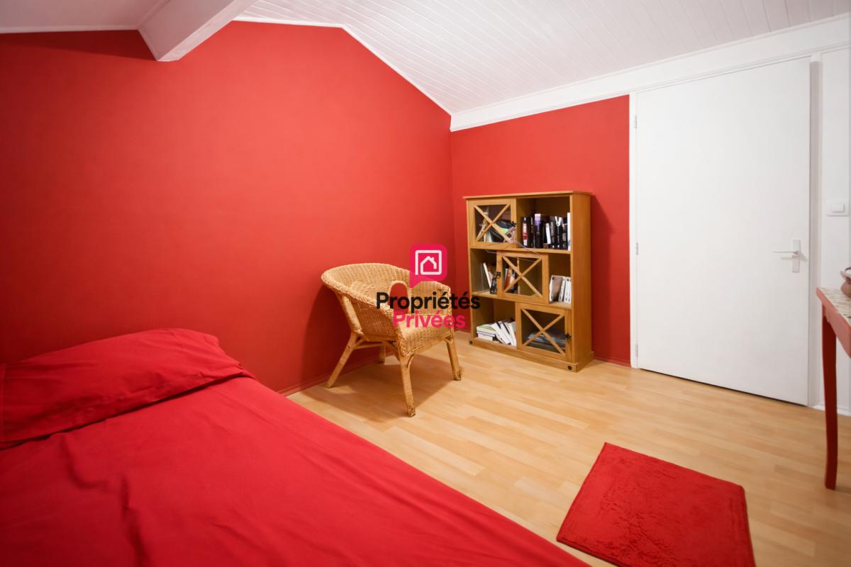 BAZAS Propriété en pierre 273m² ? Piscine chauffée ? Atelier ? 4,7 ha 17