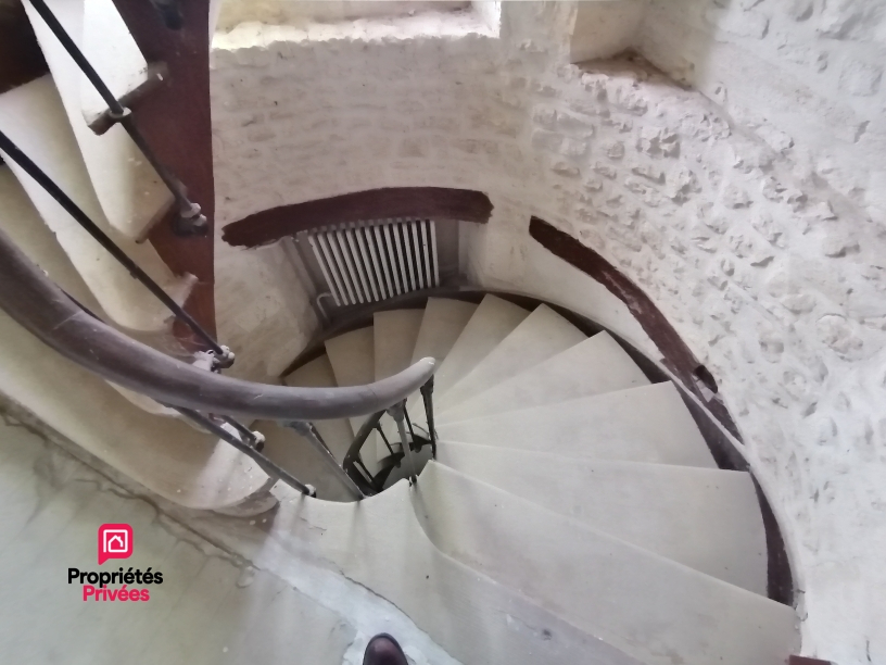 MONTGAROULT MONTGAROULT(61150) MANOIR, 15 pièces minimum, 6 chambres, 500 m2 environ PRIX 475 000 honoraires 5,56% inclus à la charge de l'acquéreur, soit 450 000% net vendeur 9