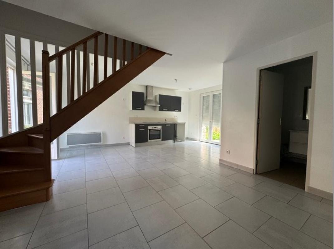 MOREUIL Ensemble  immobilier exceptionnel  pour investisseurs  ou bailleurs sociaux .Terrain  7159m2 Surface hab:1883m2 14