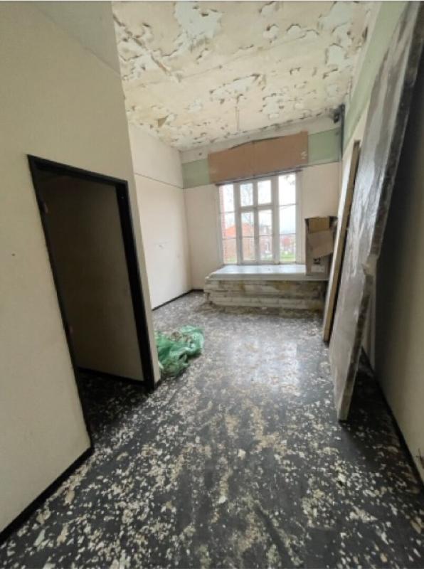 MOREUIL Ensemble  immobilier exceptionnel  pour investisseurs  ou bailleurs sociaux .Terrain  7159m2 Surface hab:1883m2 9