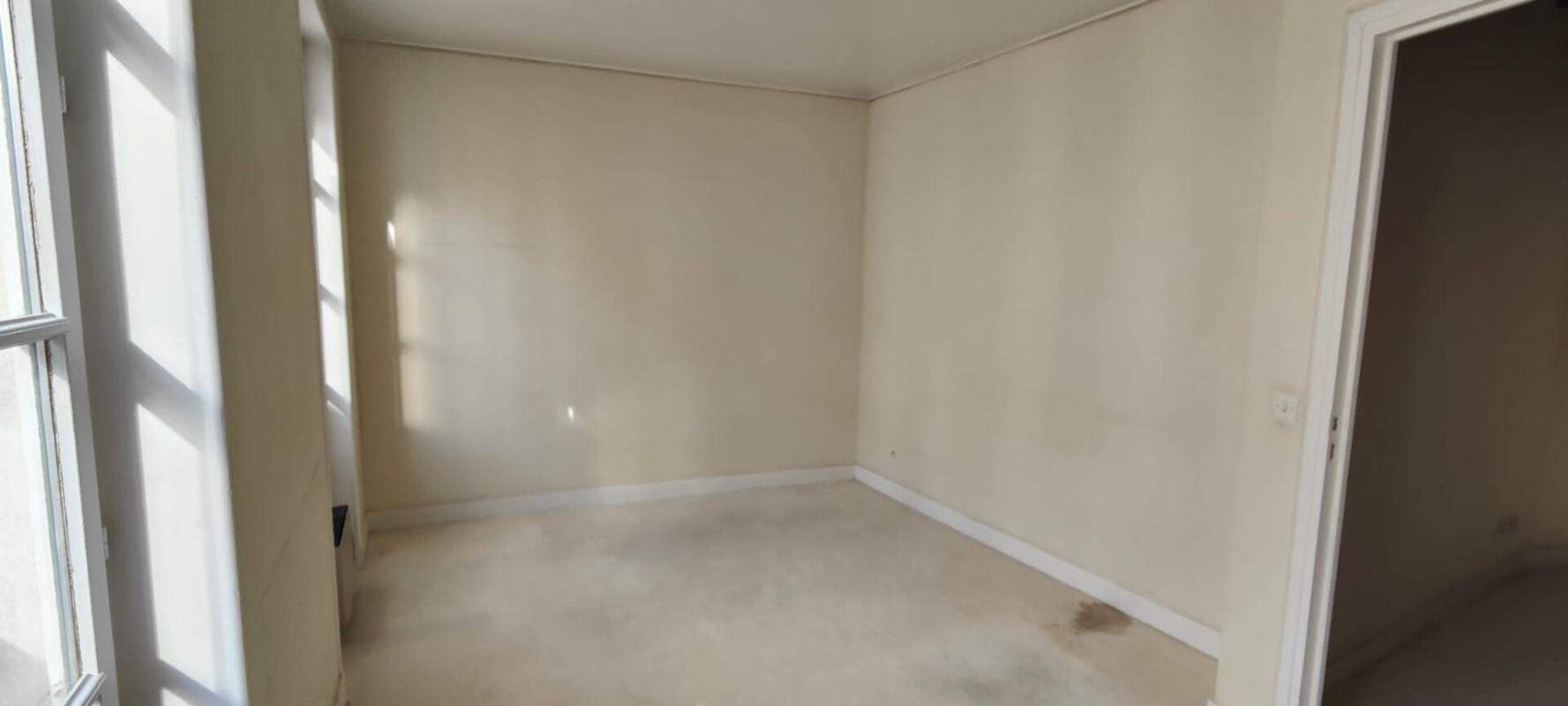 PARIS-3E-ARRONDISSEMENT Enfants Rouges, Charmant T2 40 m2 à vendre 12