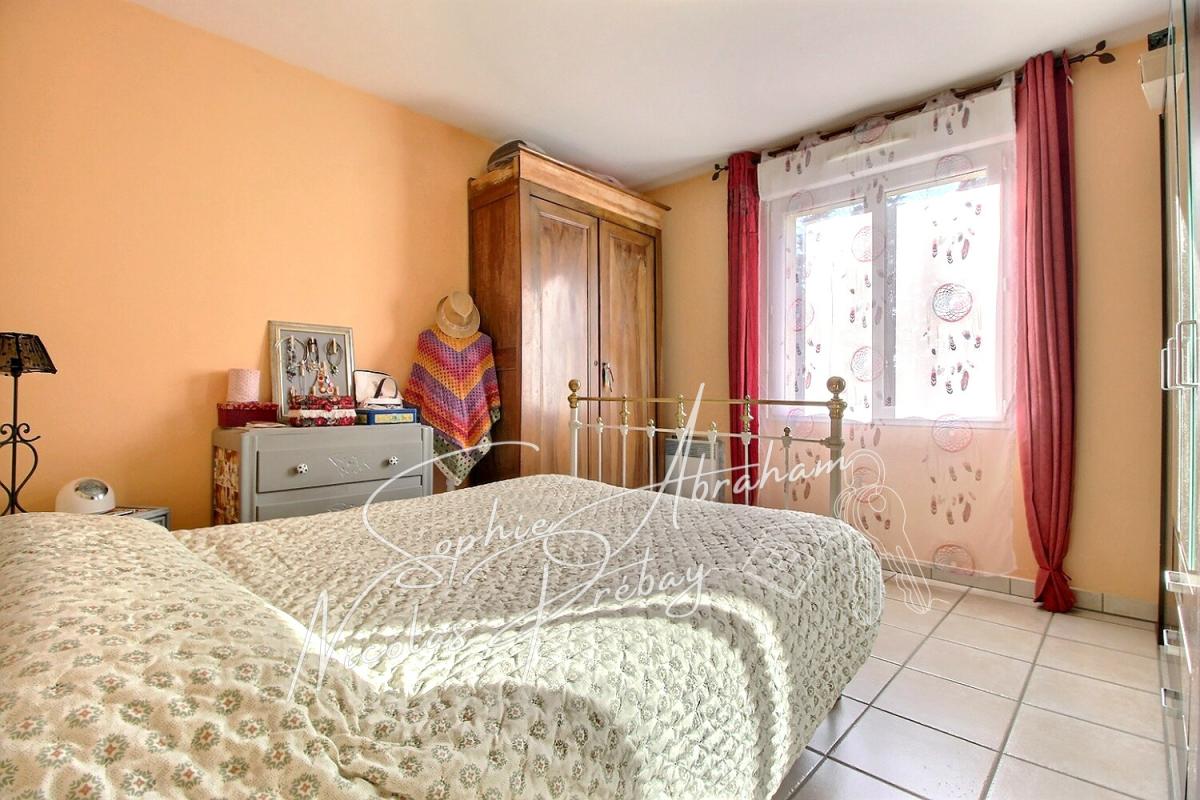 BAZOCHES-LES-GALLERANDES Ensemble immobilier composé de deux habitations avec sous-sol et terrain 12